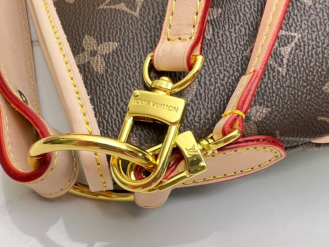 Seasonal New Products - Medium Deluxe Shopping Bag