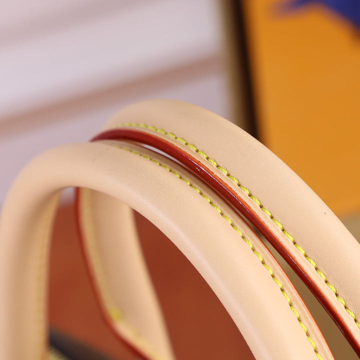 Seasonal New - Large Zipper Tote Bag