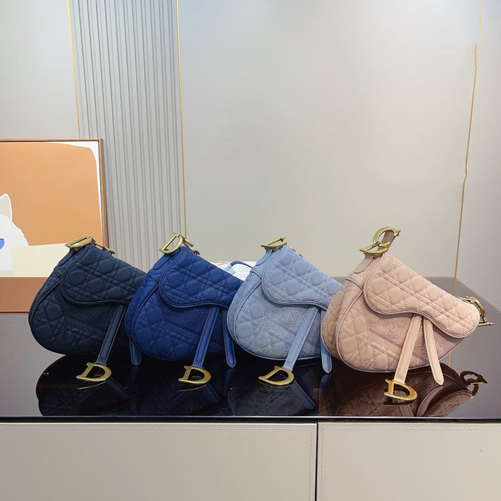 Fashion Ringer Scrub Saddle Bag