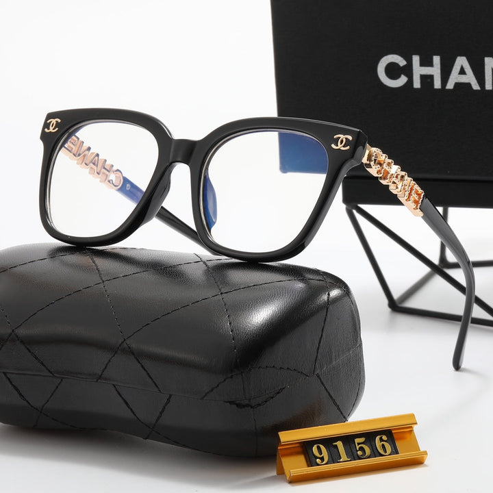 7 Colos Gold Letter Sunglasses