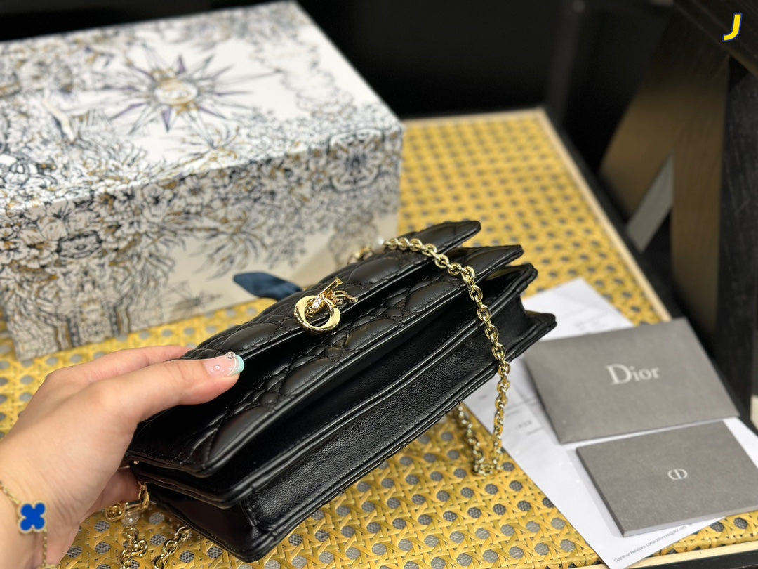 Classic CD Bump and Irregular Pattern Handbag