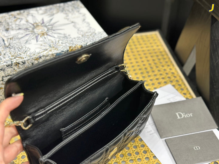 Classic CD Bump and Irregular Pattern Handbag