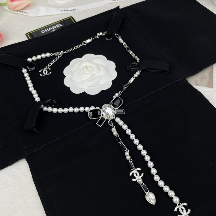 Fashion CC Rhinestone Pearl Bow Pattern Necklace
