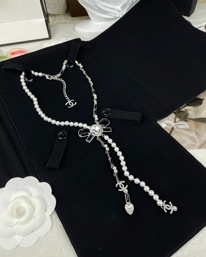 Fashion CC Rhinestone Pearl Bow Pattern Necklace