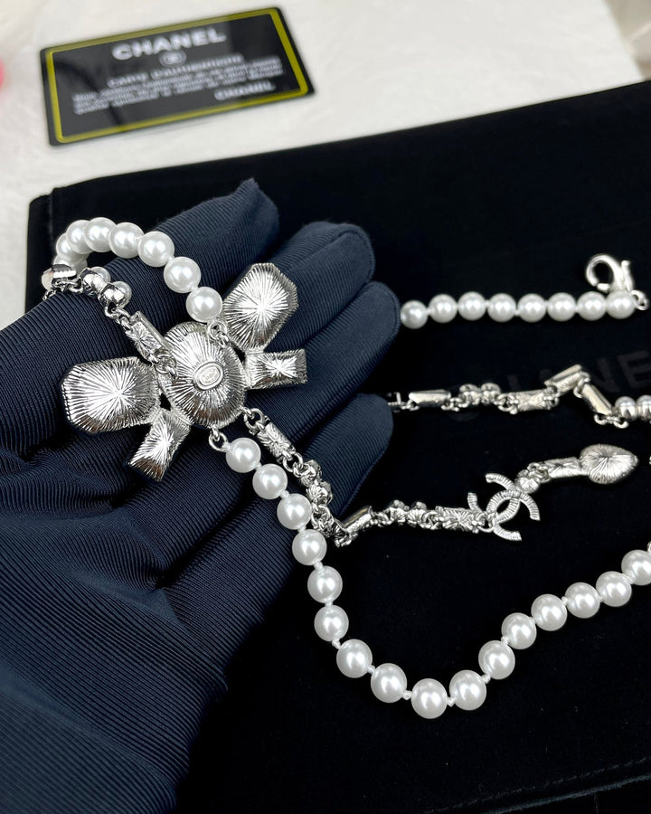 Fashion CC Rhinestone Pearl Bow Pattern Necklace