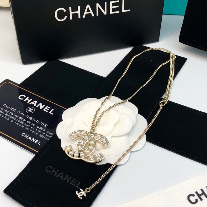 Fashion CC rhinestone pearl necklace