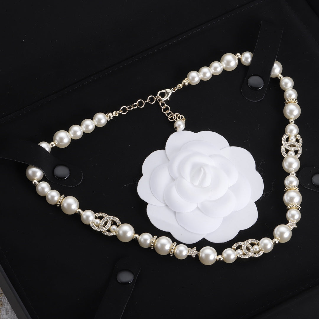 Fashion CC Pearl Round Necklace