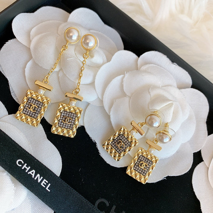 Fashion CC hip flask pendant pearl earrings