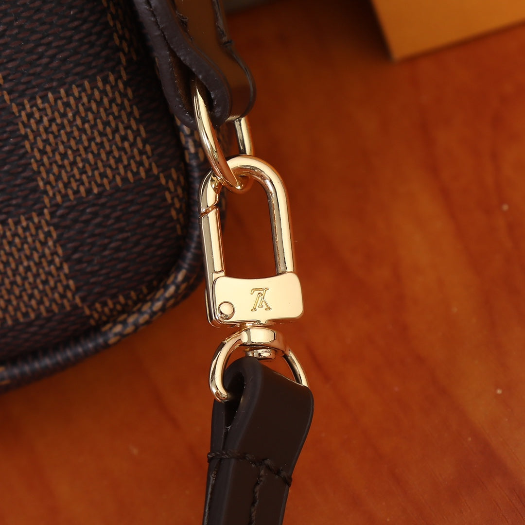 Classic three-color canvas clutch/shoulder bag