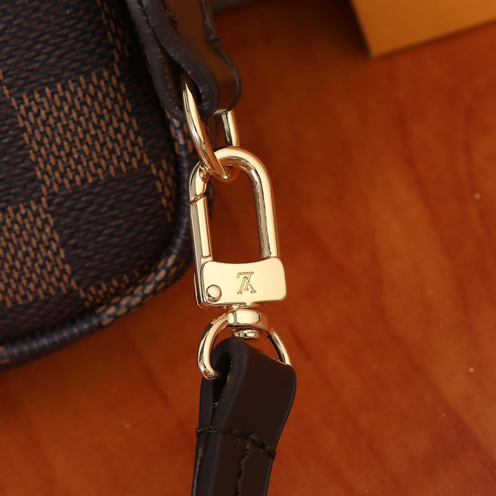 Classic three-color canvas clutch/shoulder bag