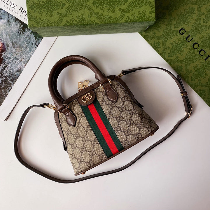 Fashionable and exquisite cowhide handbag
