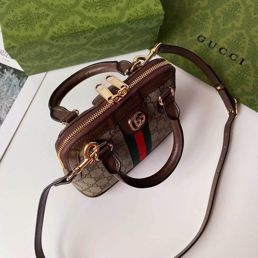 Fashionable and exquisite cowhide handbag