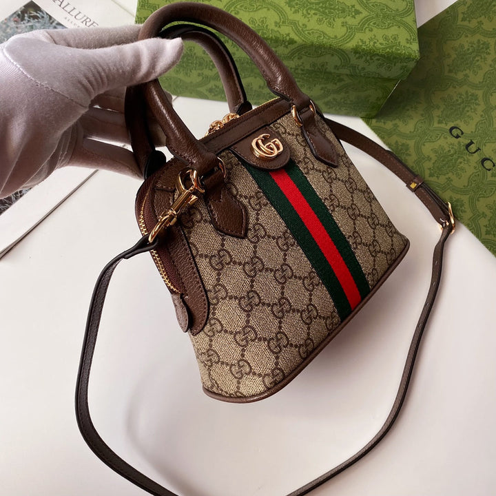 Fashionable and exquisite cowhide handbag