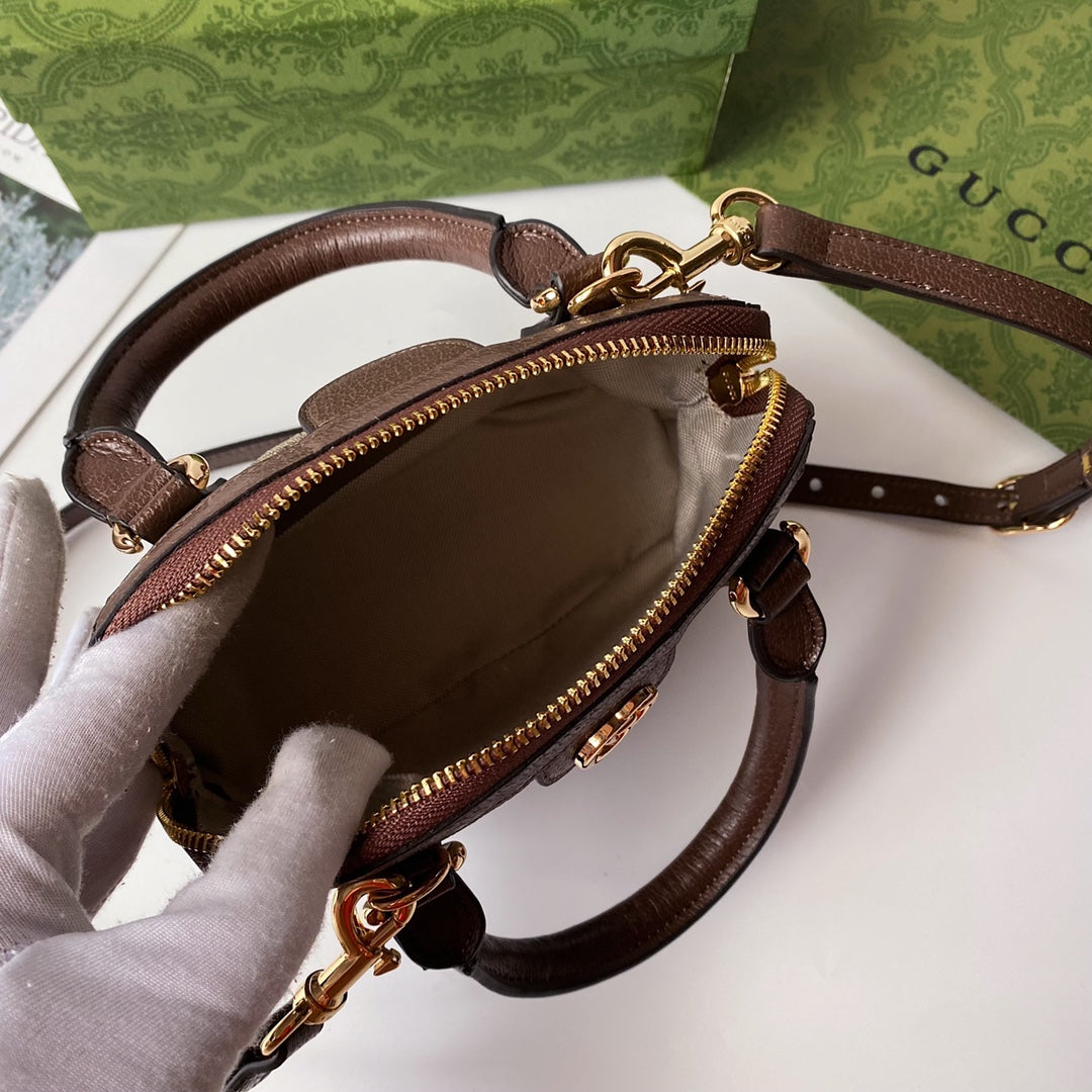 Fashionable and exquisite cowhide handbag