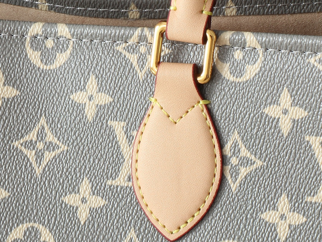 Smooth cowhide leather large tote bag