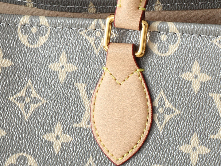 Smooth cowhide leather large tote bag