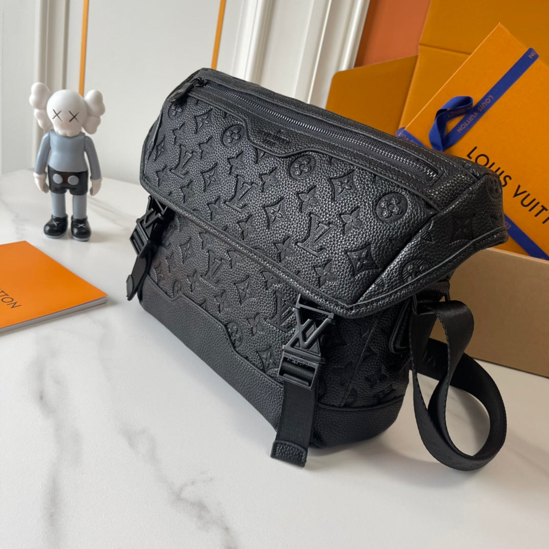 3 Colors - New Large Capacity Messenger Bag