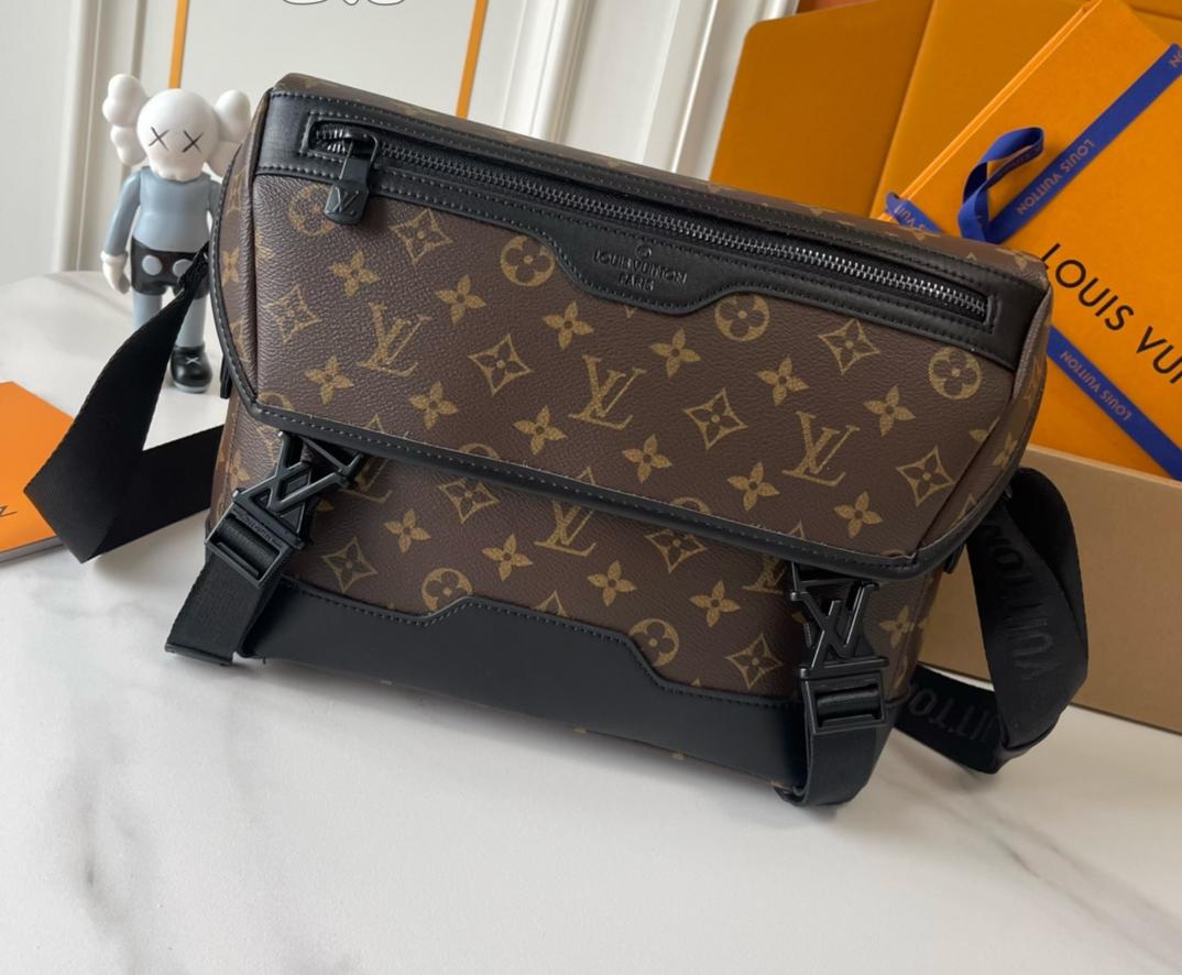 3 Colors - New Large Capacity Messenger Bag