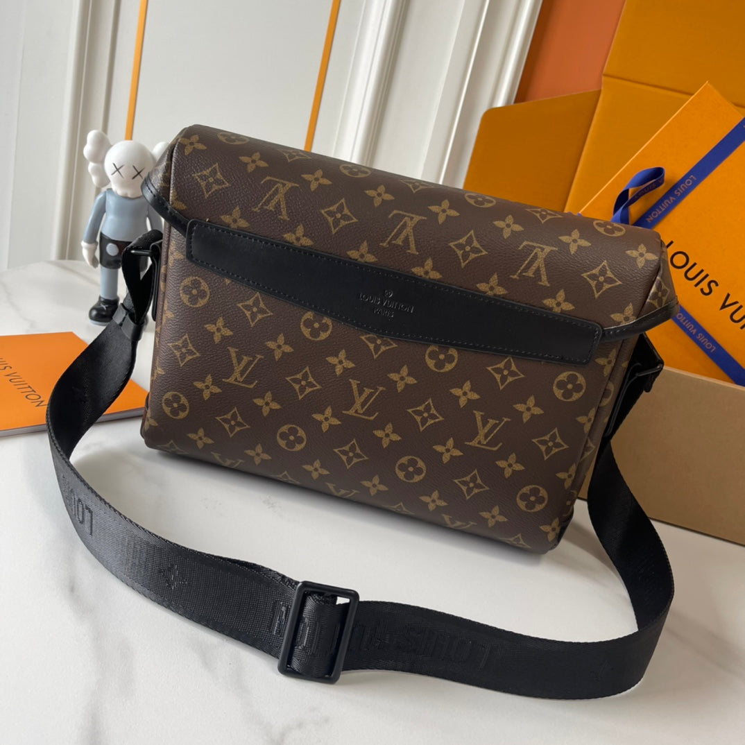 3 Colors - New Large Capacity Messenger Bag