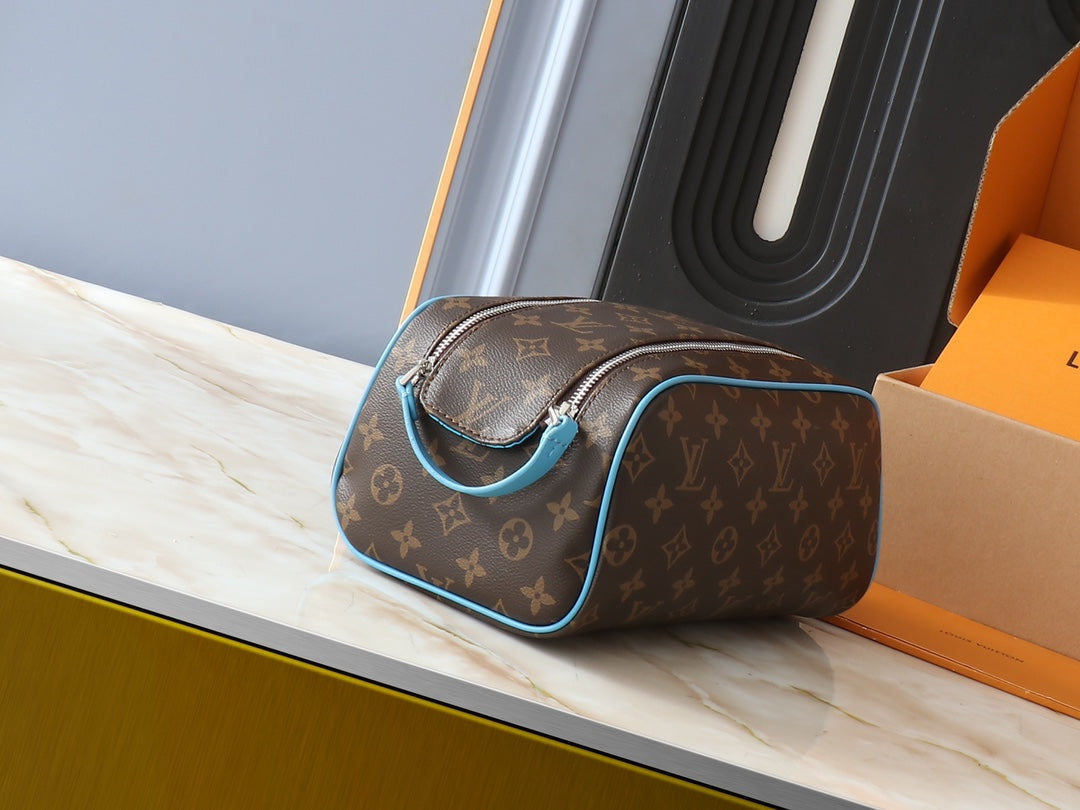 2 Colors - Large Capacity Toilet Bag