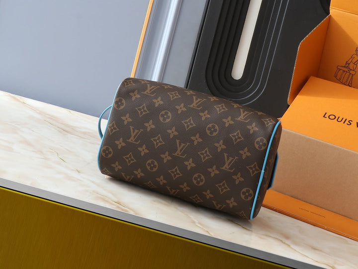 2 Colors - Large Capacity Toilet Bag