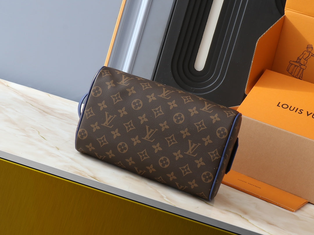 2 Colors - Large Capacity Toilet Bag