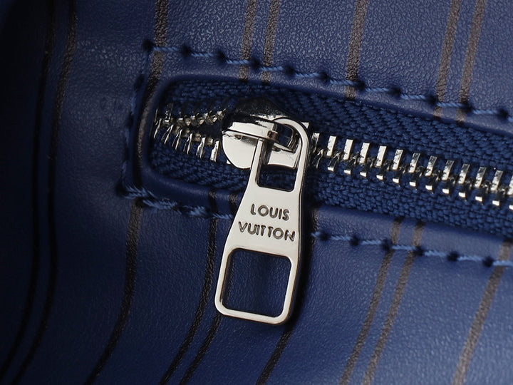 2 Colors - Large Capacity Toilet Bag