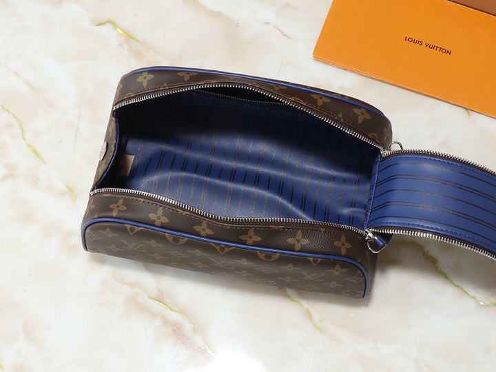 2 Colors - Large Capacity Toilet Bag