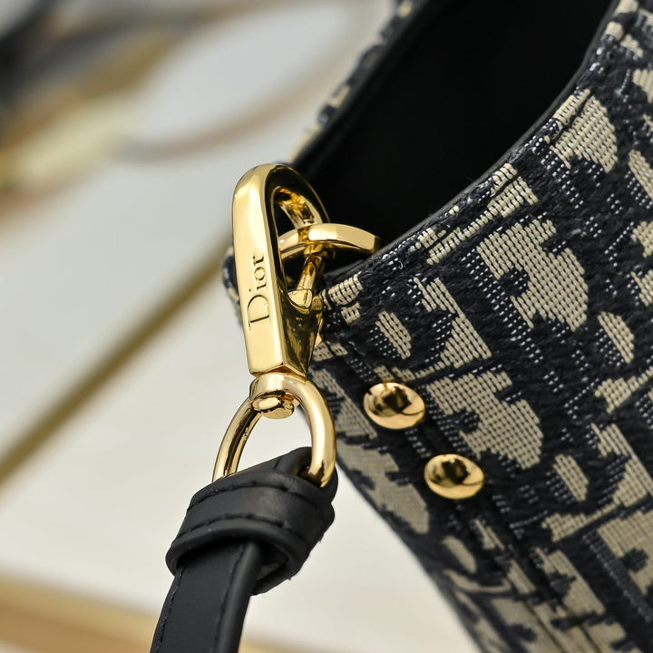 3 Colors - Slim Shoulder Bag