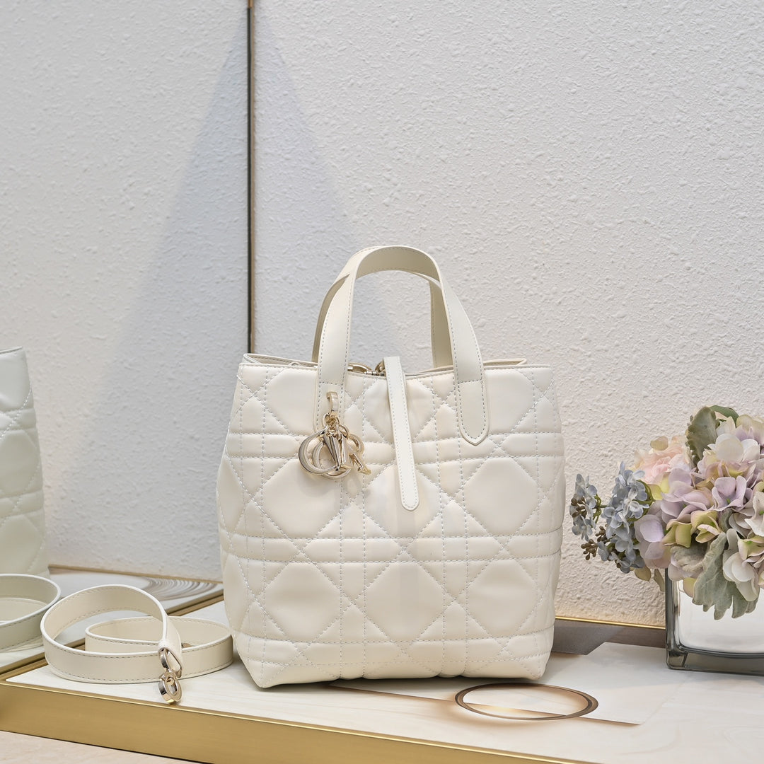 3 Colors - Large Vertical Diamond Pattern Handbag
