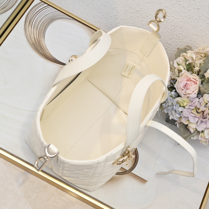 3 Colors - Large Vertical Diamond Pattern Handbag