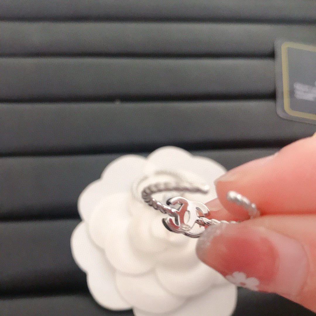 Flower Shape Open End Adjustable Ring