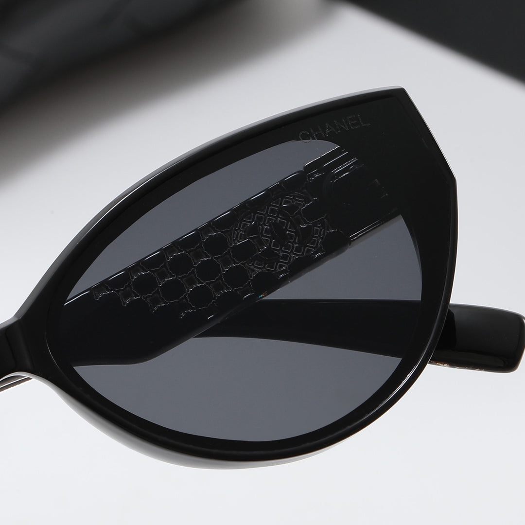 4 Colors Fashion Snake Print Sunglasses