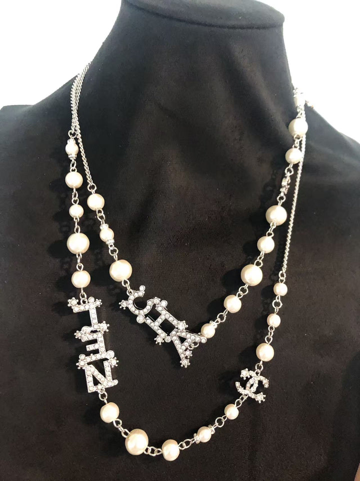 Elegant large pearl necklace