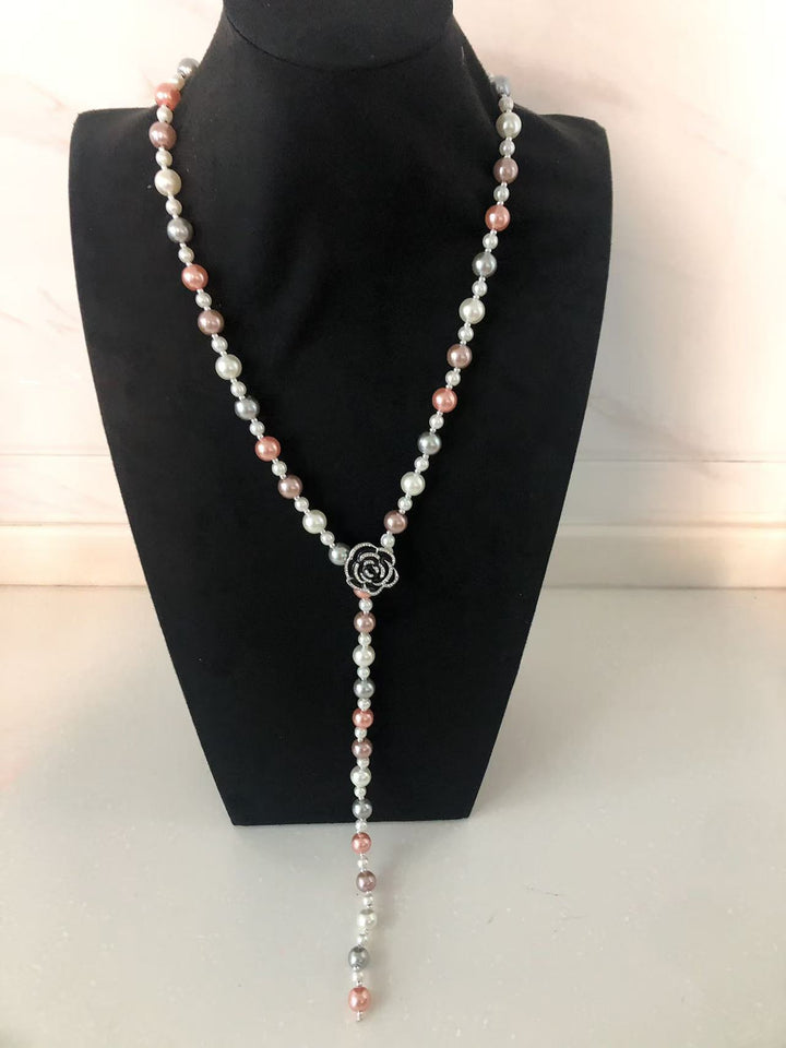 Elegant large pearl flower necklace