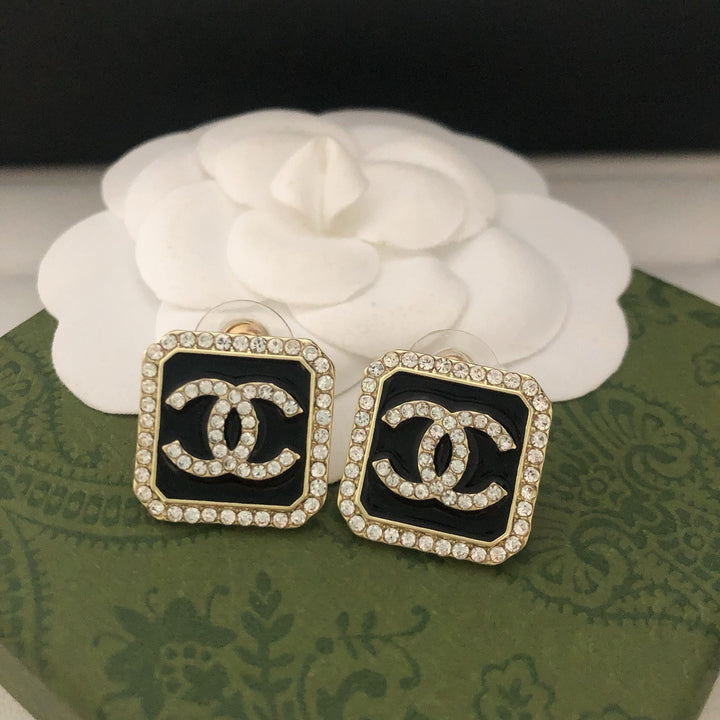 Classic Style Rhinestone Stud Earrings