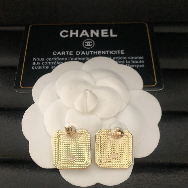 Classic Style Rhinestone Stud Earrings