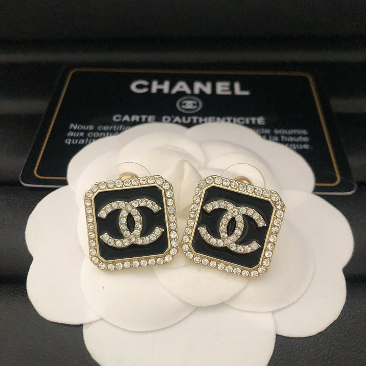 Classic Style Rhinestone Stud Earrings