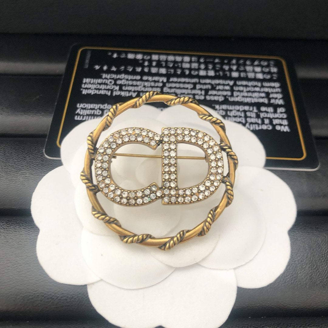 Analog Knitting Styling Rhinestone Brooch