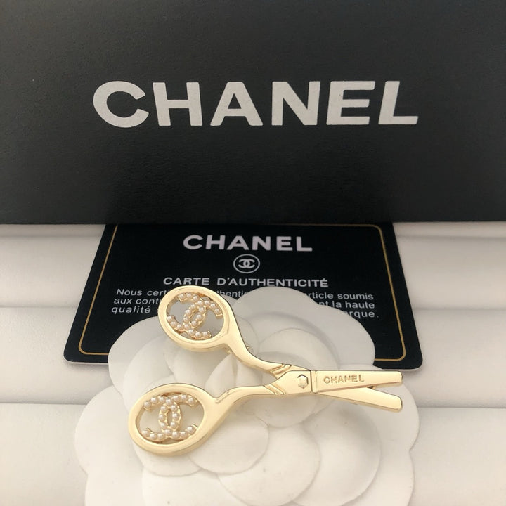 Scissors shape rhinestone pearl brooch