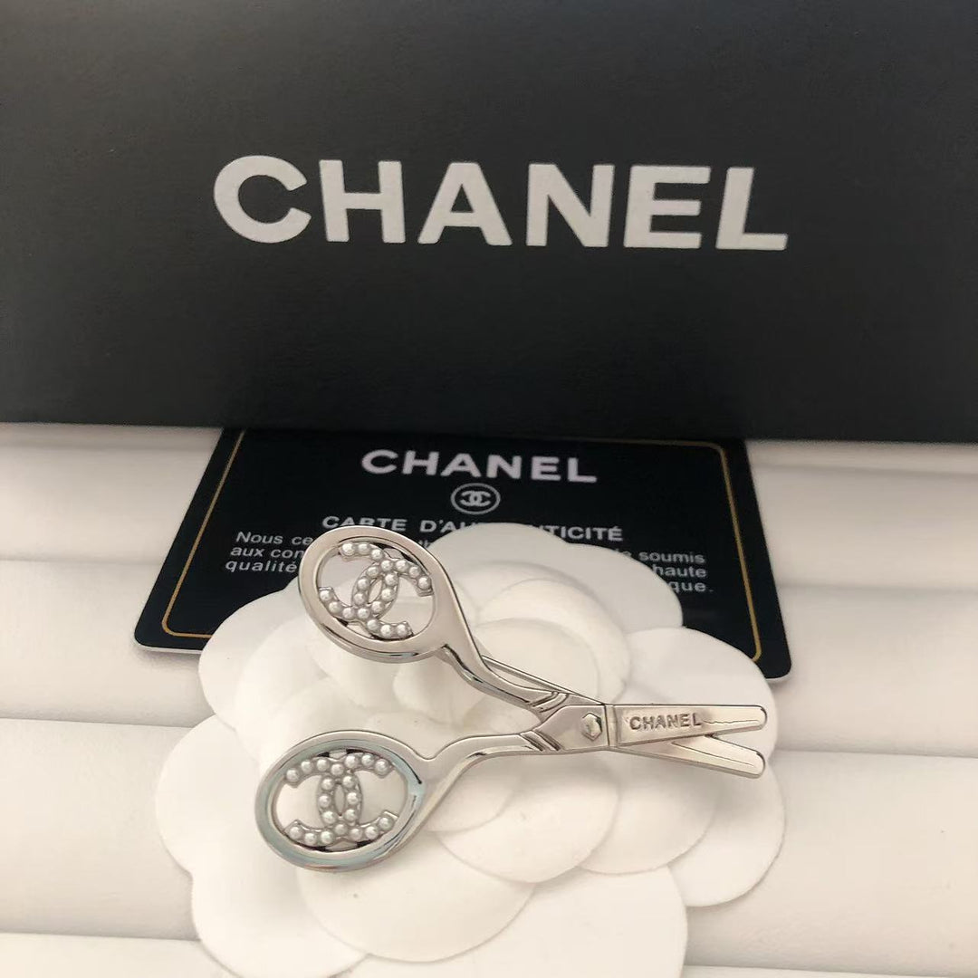 Scissors shape rhinestone pearl brooch