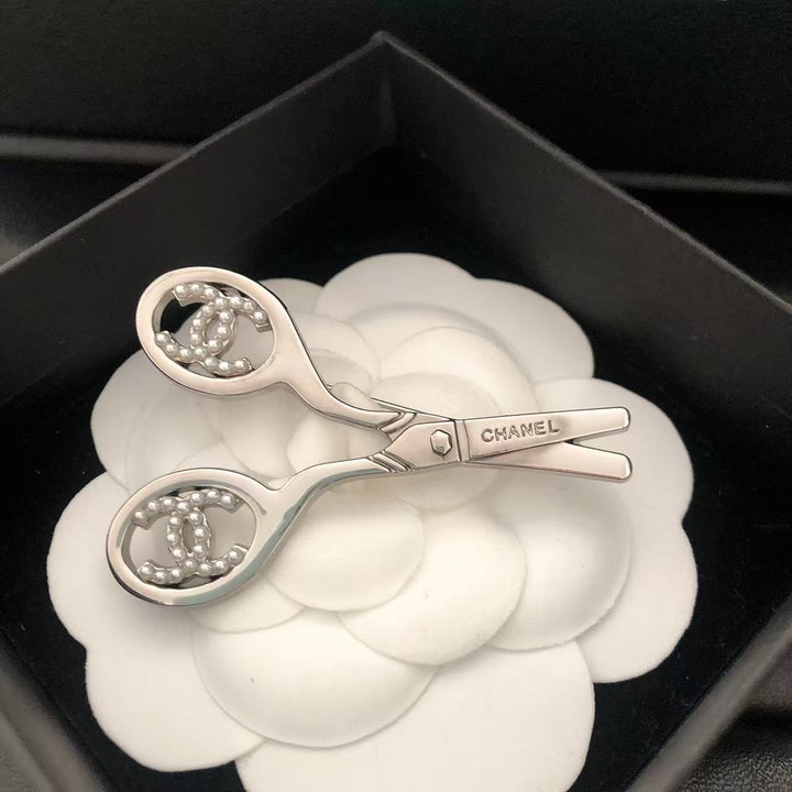 Scissors shape rhinestone pearl brooch