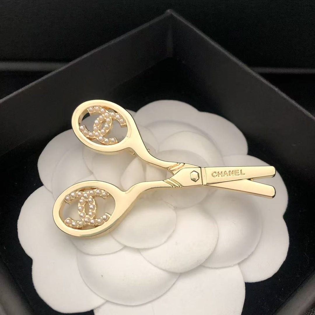 Scissors shape rhinestone pearl brooch