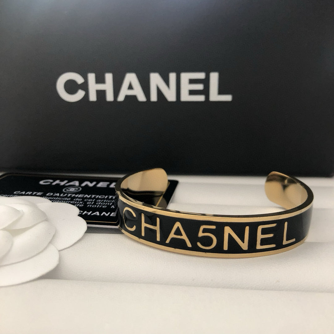Signature Black Nameplate Bracelet