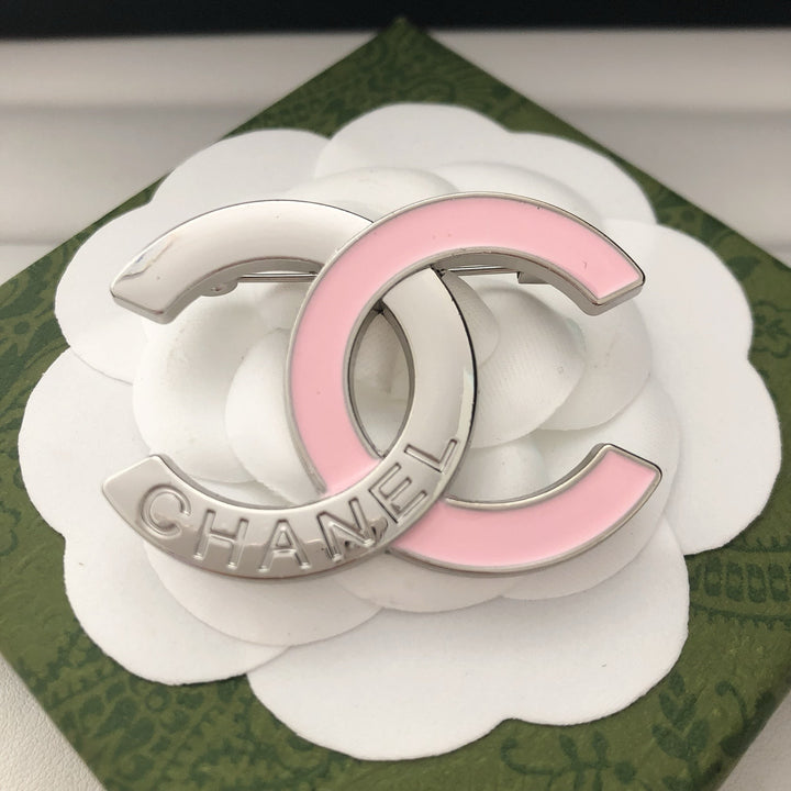 Elegant Two Tone Linked Circle Brooch