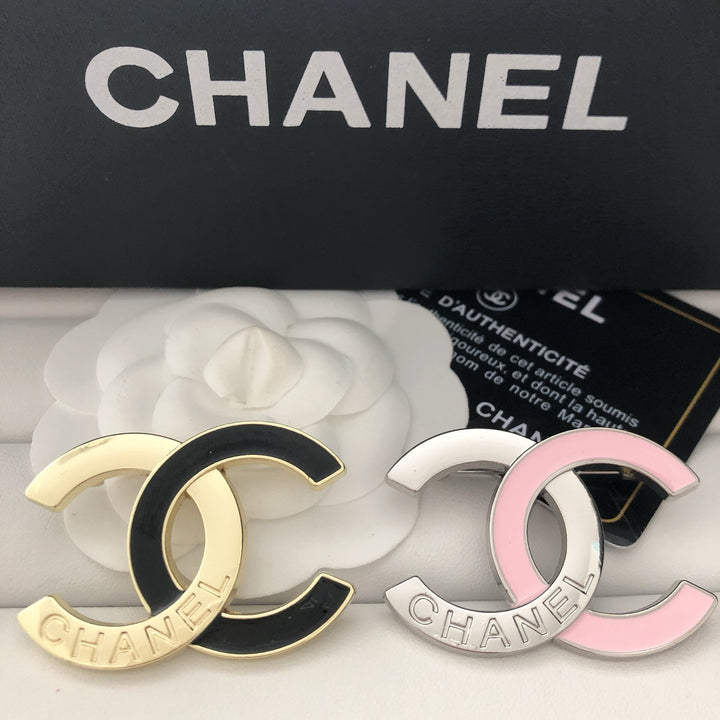 Elegant Two Tone Linked Circle Brooch