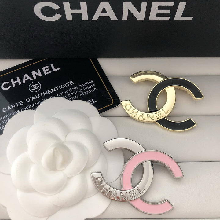 Elegant Two Tone Linked Circle Brooch