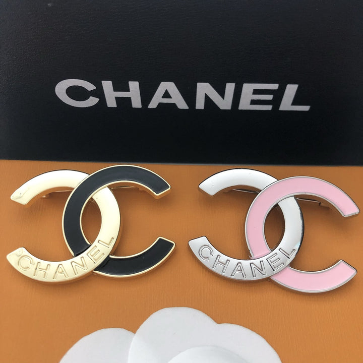 Elegant Two Tone Linked Circle Brooch