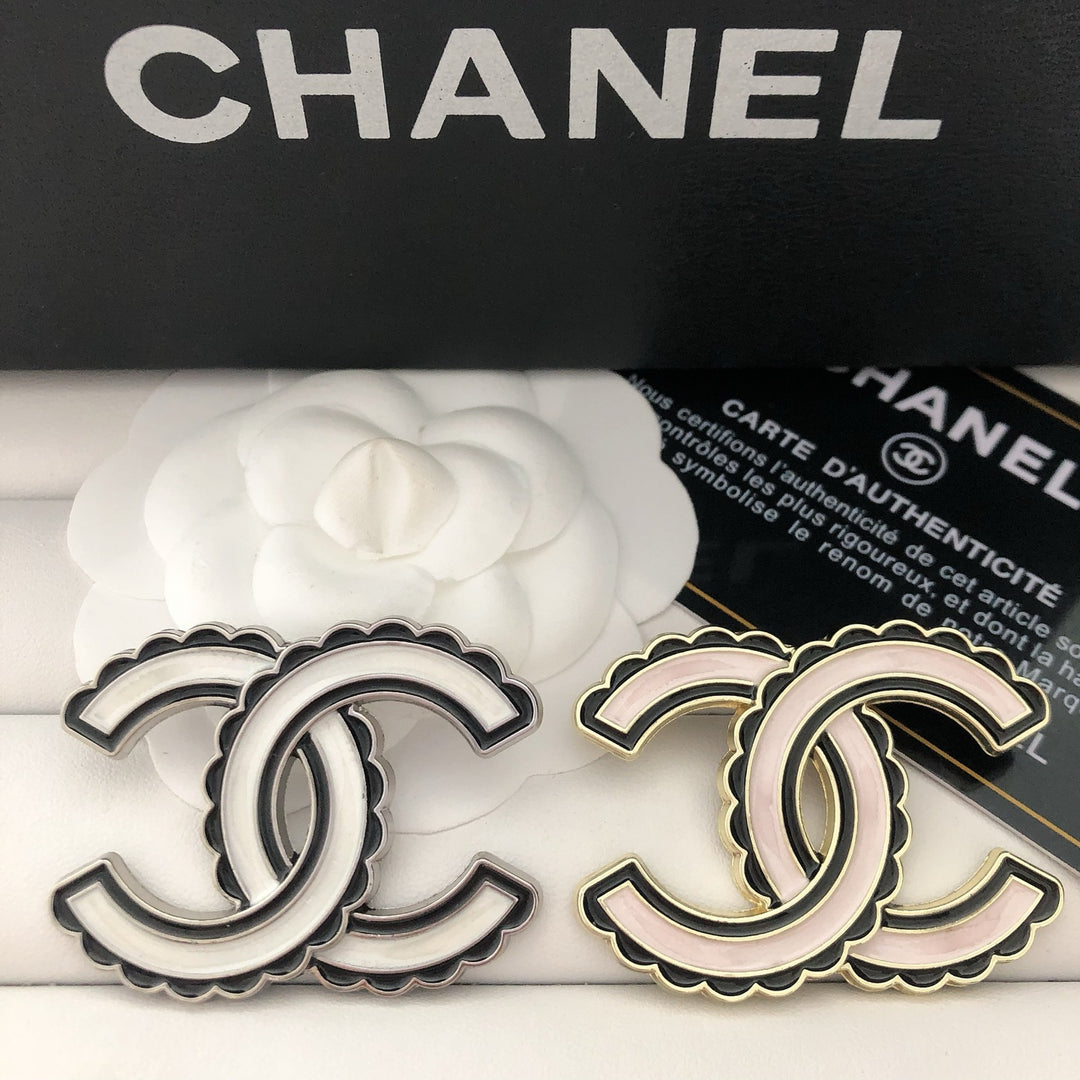 Elegant Two Tone Linked Curve Brooch