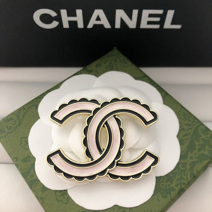 Elegant Two Tone Linked Curve Brooch